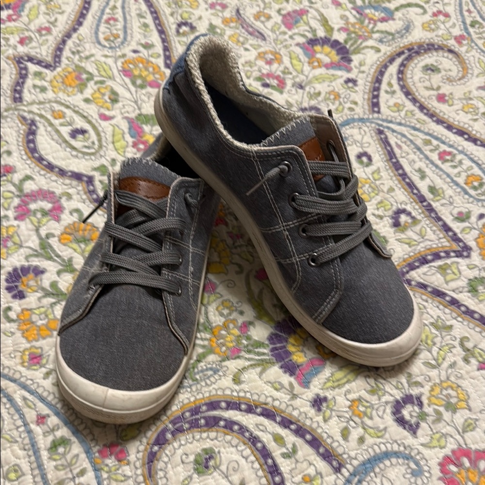 Vintage Havana Gray Canvas Casual Sneakers 7.5